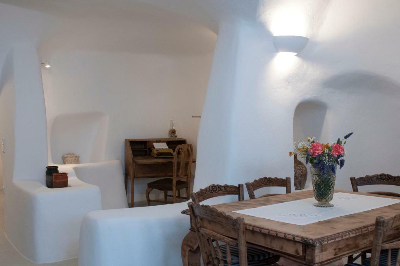 Olyra Traditional Cave